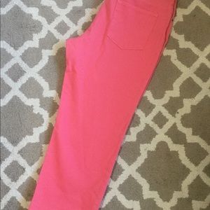 PINK STRETCHY CAPRI PANTS
